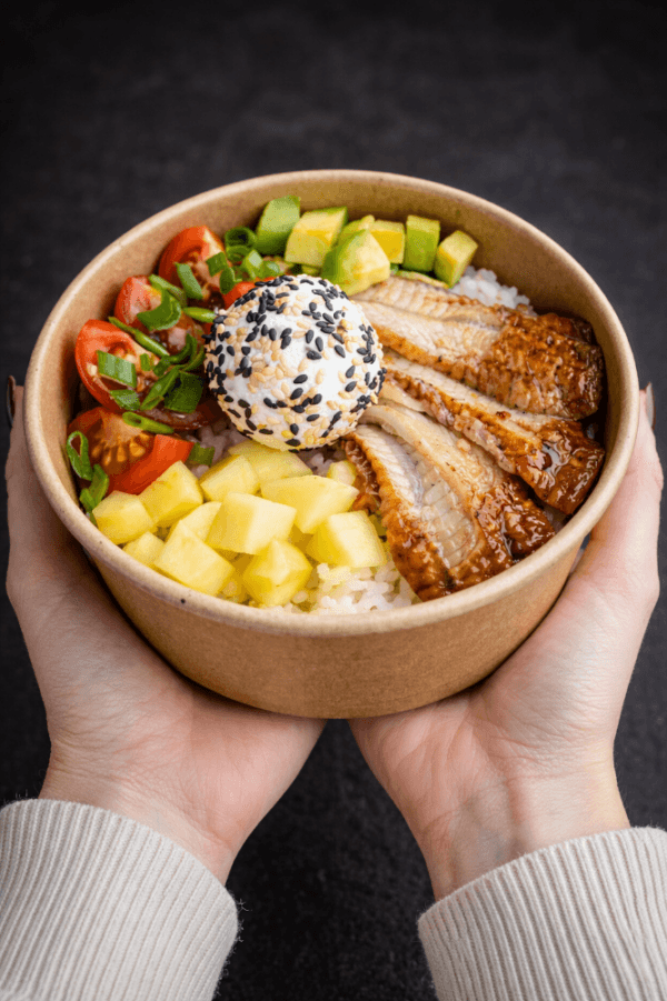 поке-боул з вугрем в Ролланд суші Миколаїв