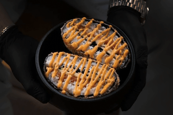 Суші бургер з лососем в Ролланд Миколаїв